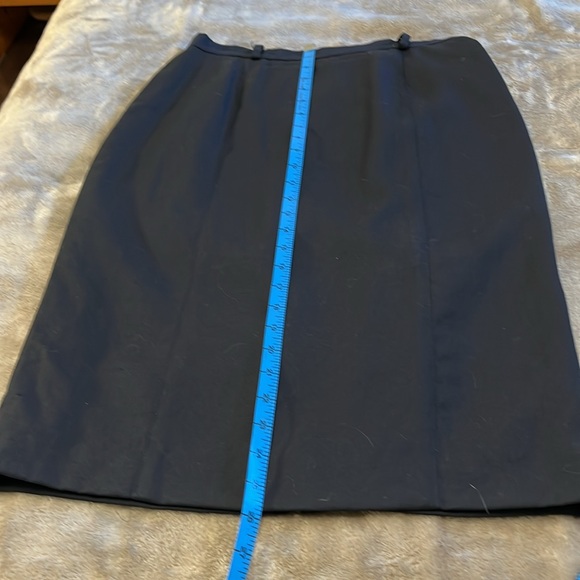 Wool lined navy skirt - Picture 6 of 9